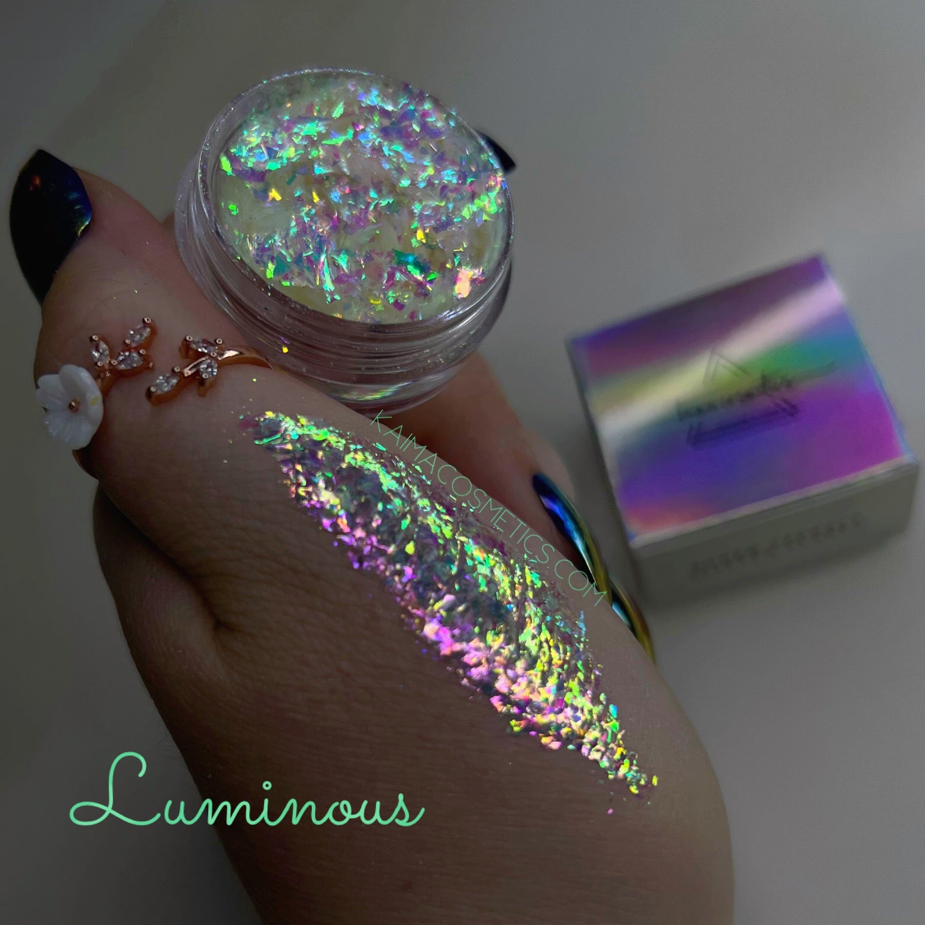Duochrome loose glitter pigment - Clover – Kaima Cosmetics