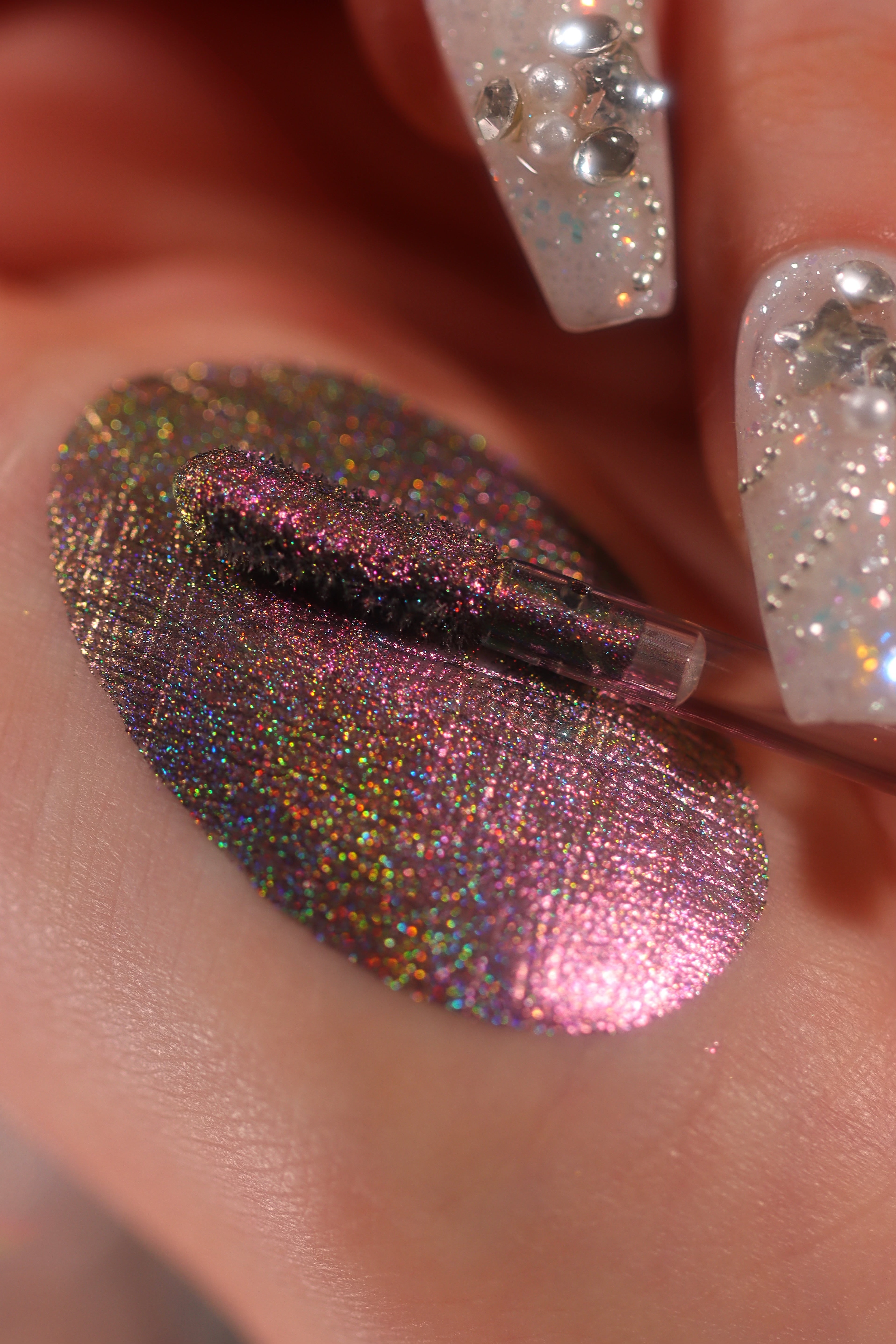 Holographic Multichrome Liquid Glitter Eyeshadow - Mystique