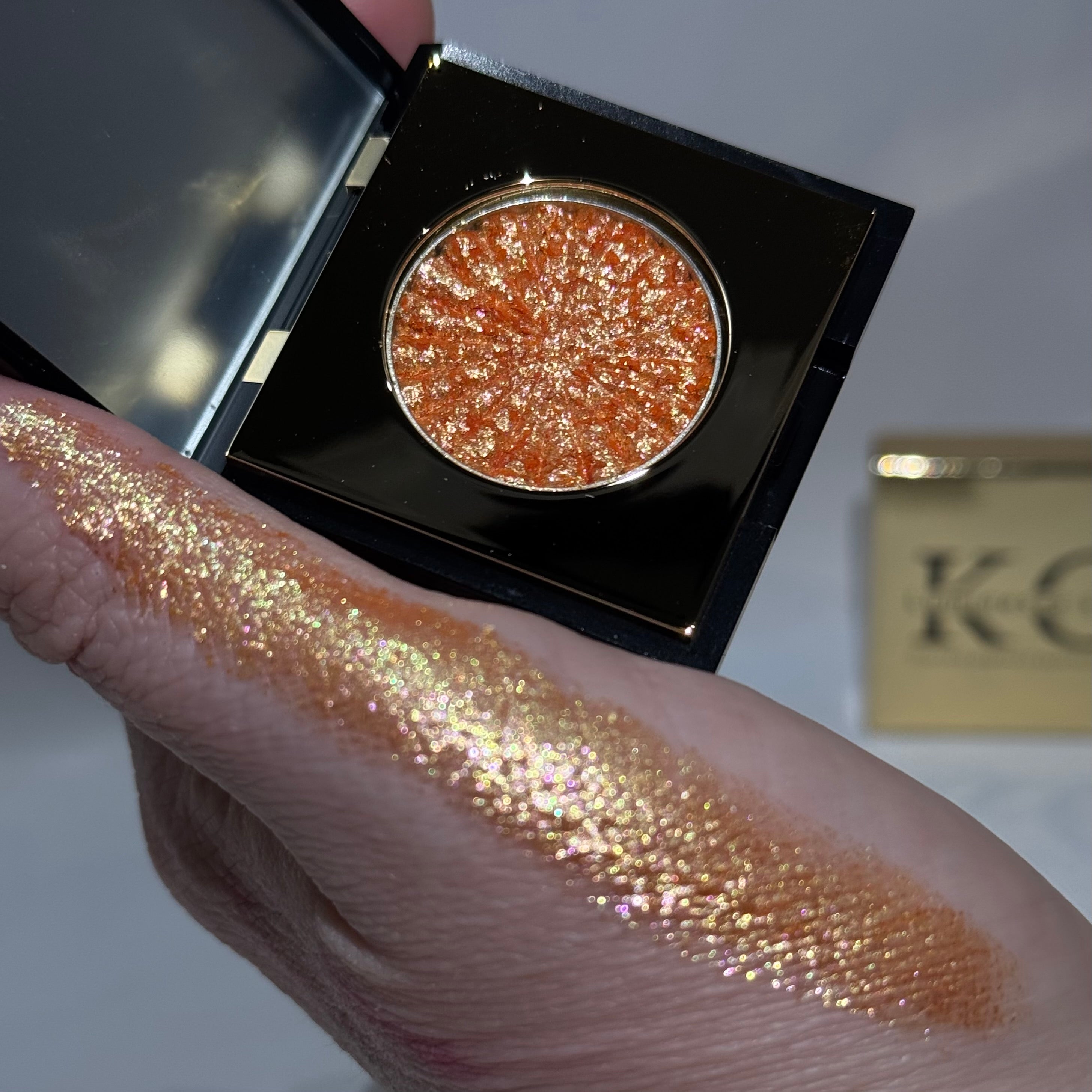 Luminesce silk pressed pigment eyeshadow - Stardust