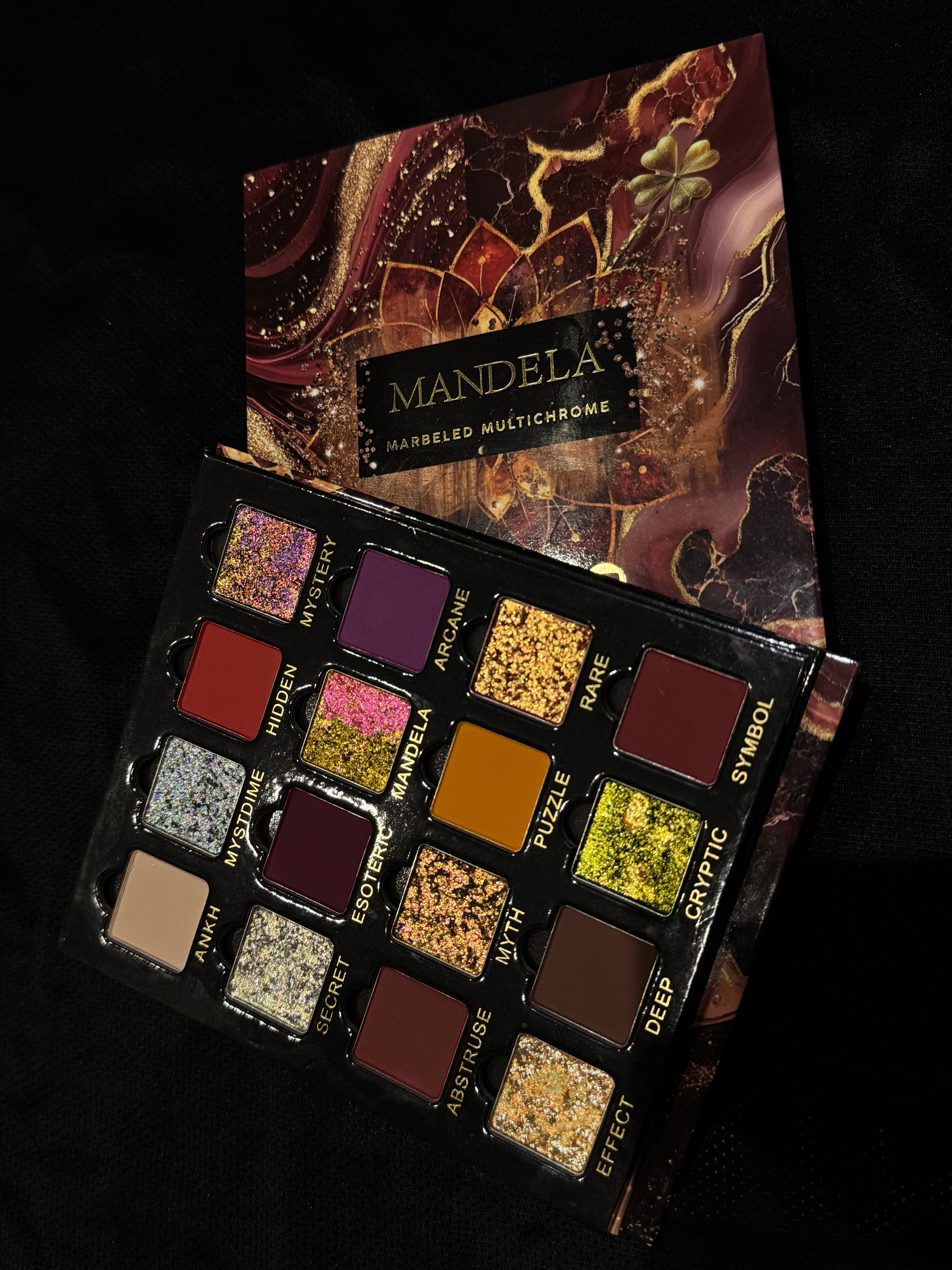 Mandela Marbled Multichrome Magnetic Eyeshadow Palette