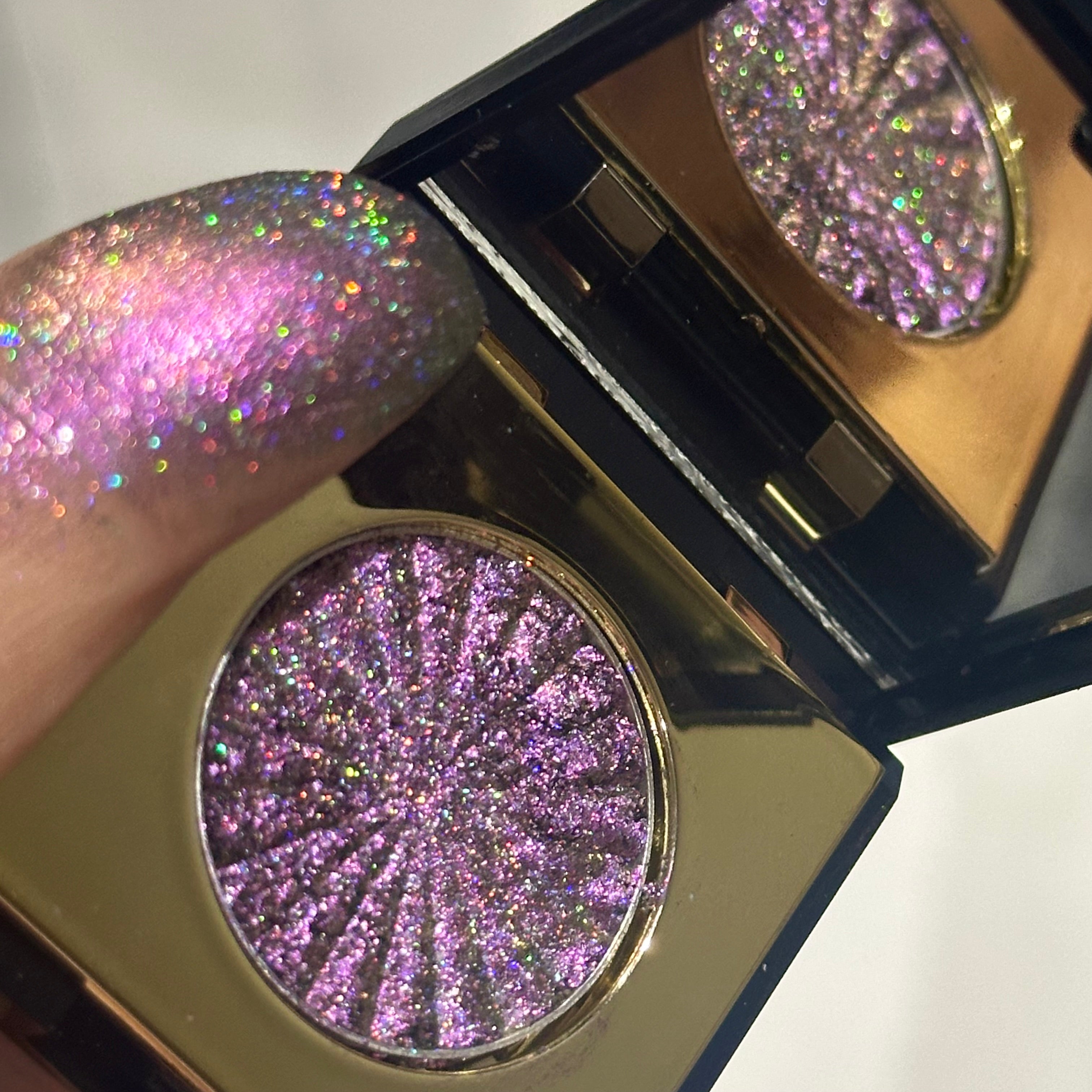 Luminesce silk pressed pigment eyeshadow Starry Night Kaima Cosmetics