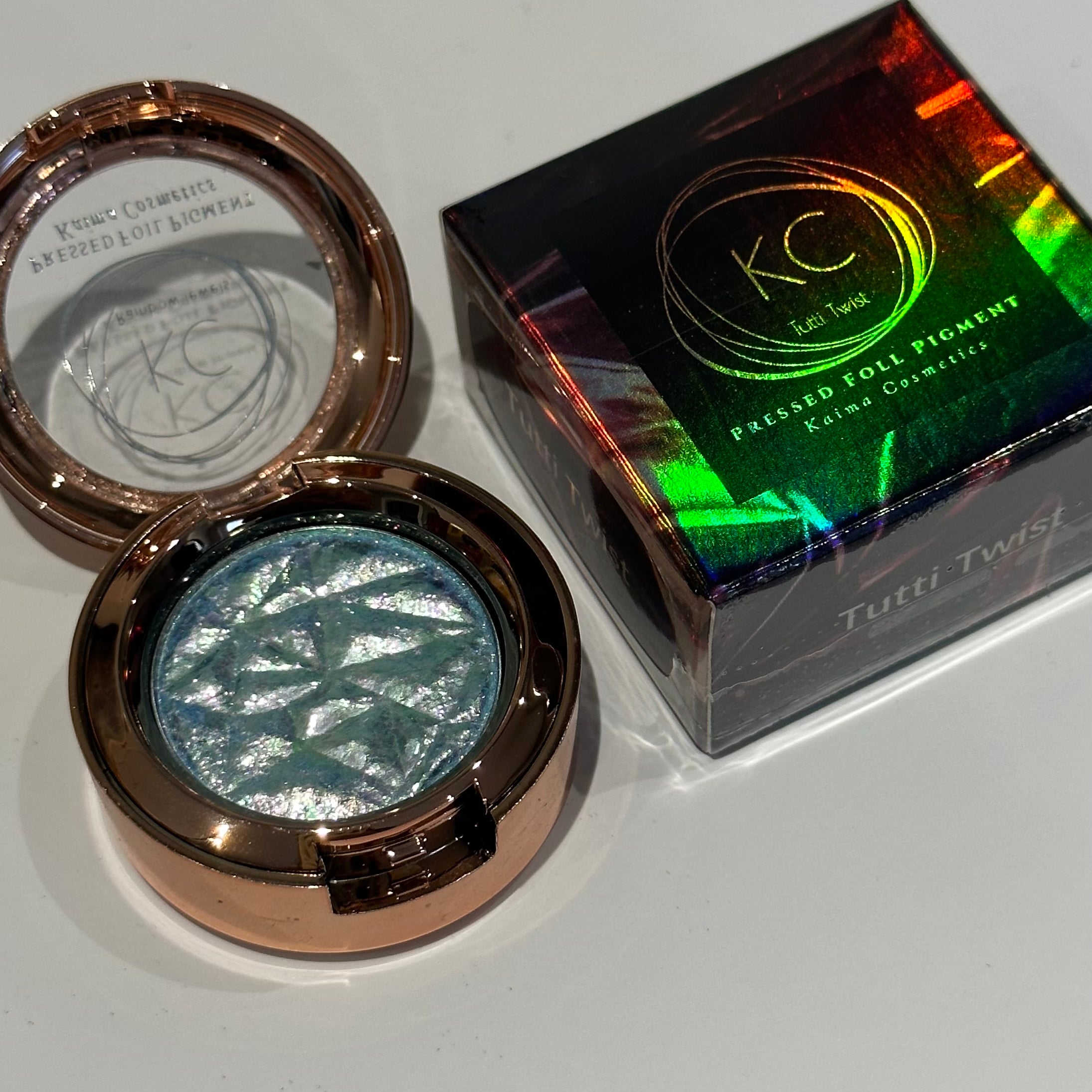 duochrome eyeshadow makeup vegan