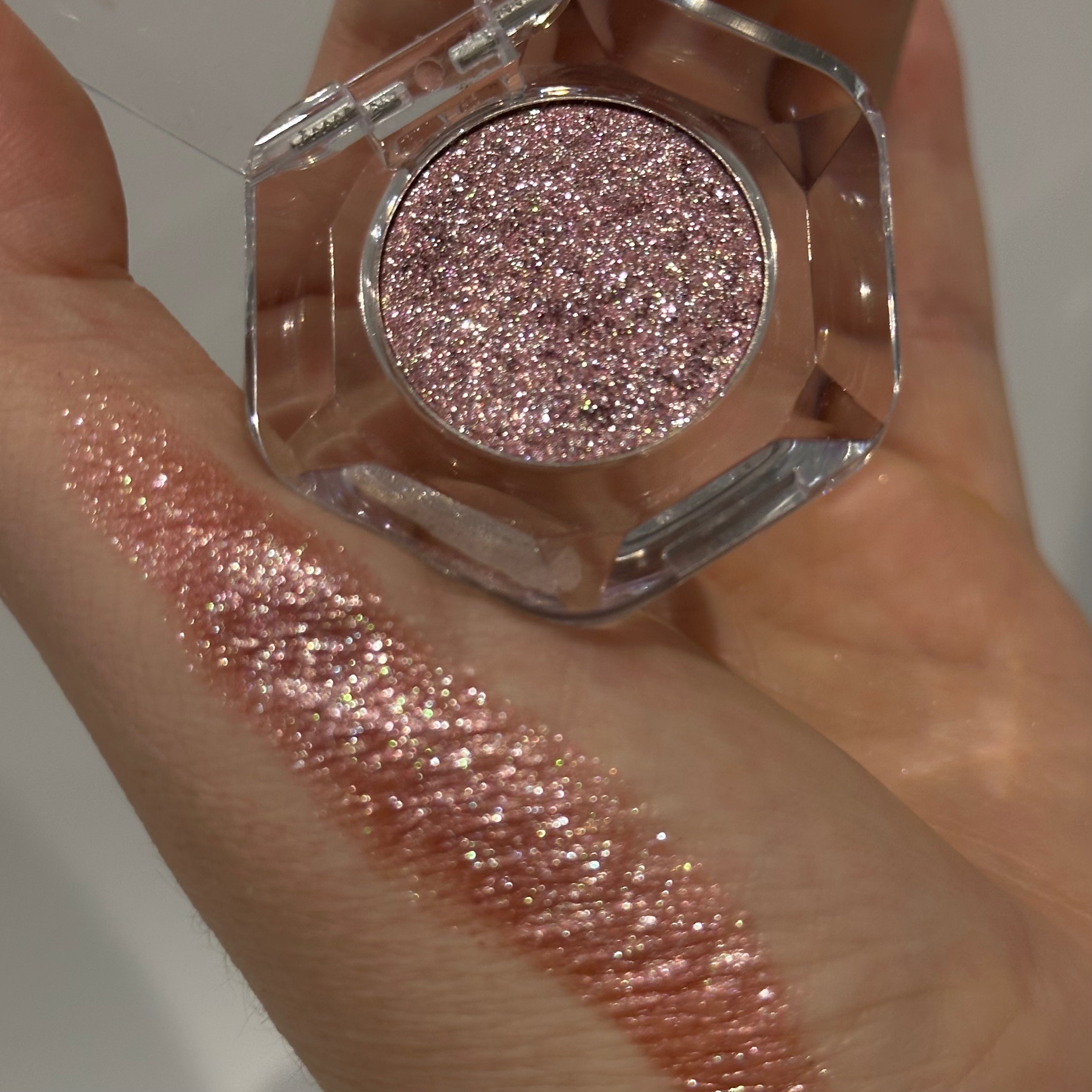 Rose gold glitter eyeshadow pigment swatch 