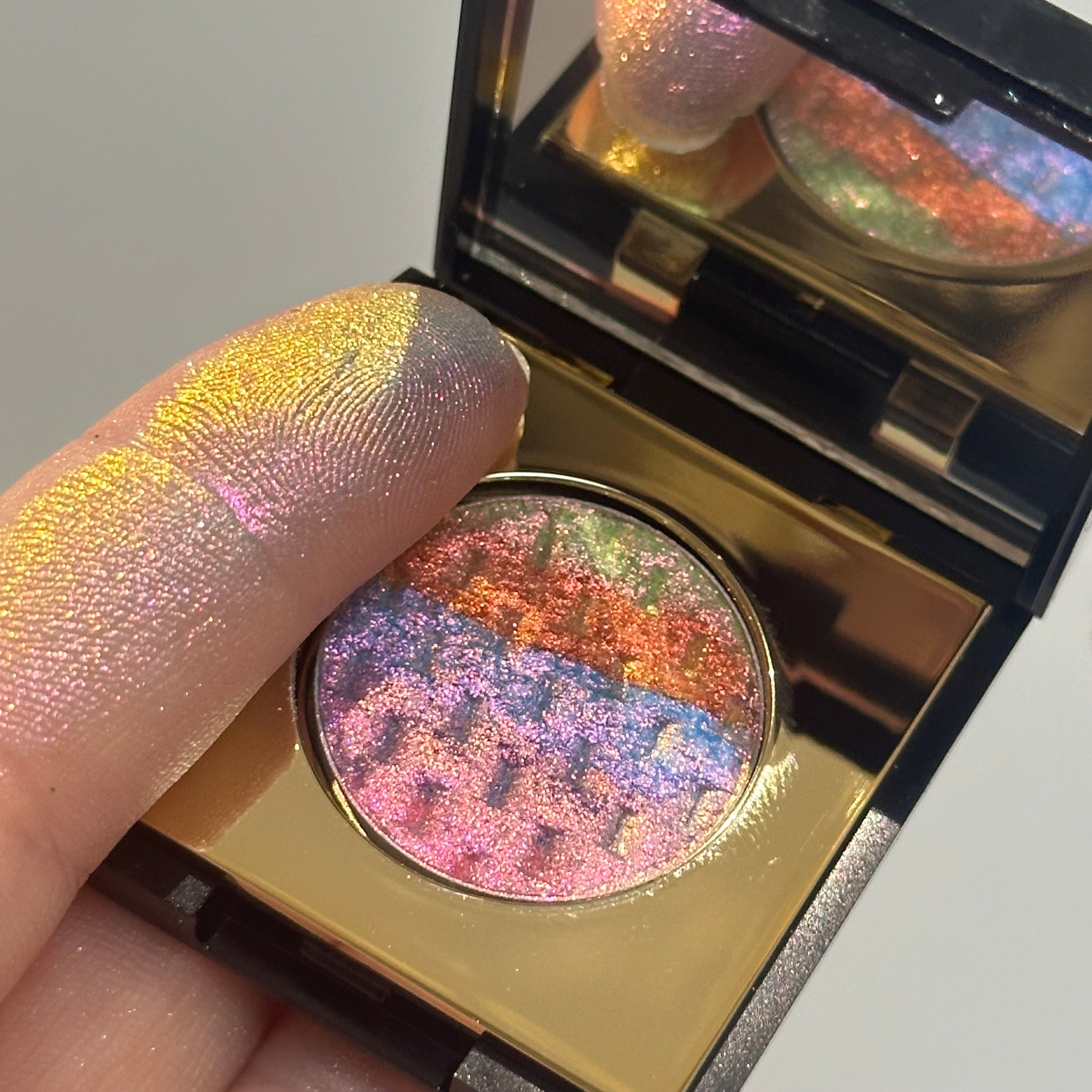 Luminesce silk pressed pigment eyeshadow - Fairy kiss