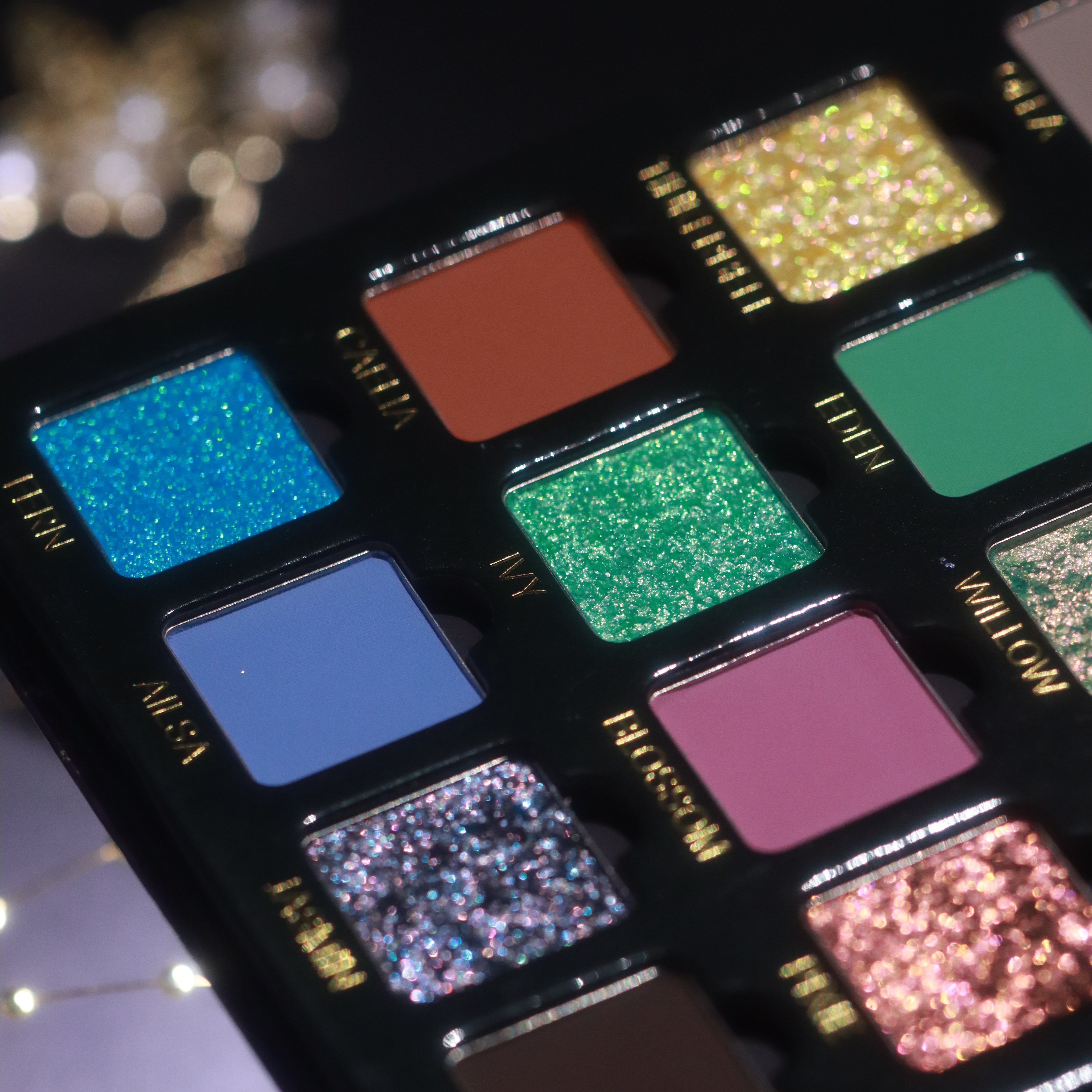 Frosted Fairy Prismatic Pastels Multichrome Magnetic Eyeshadow Palette ( PRE ORDER )