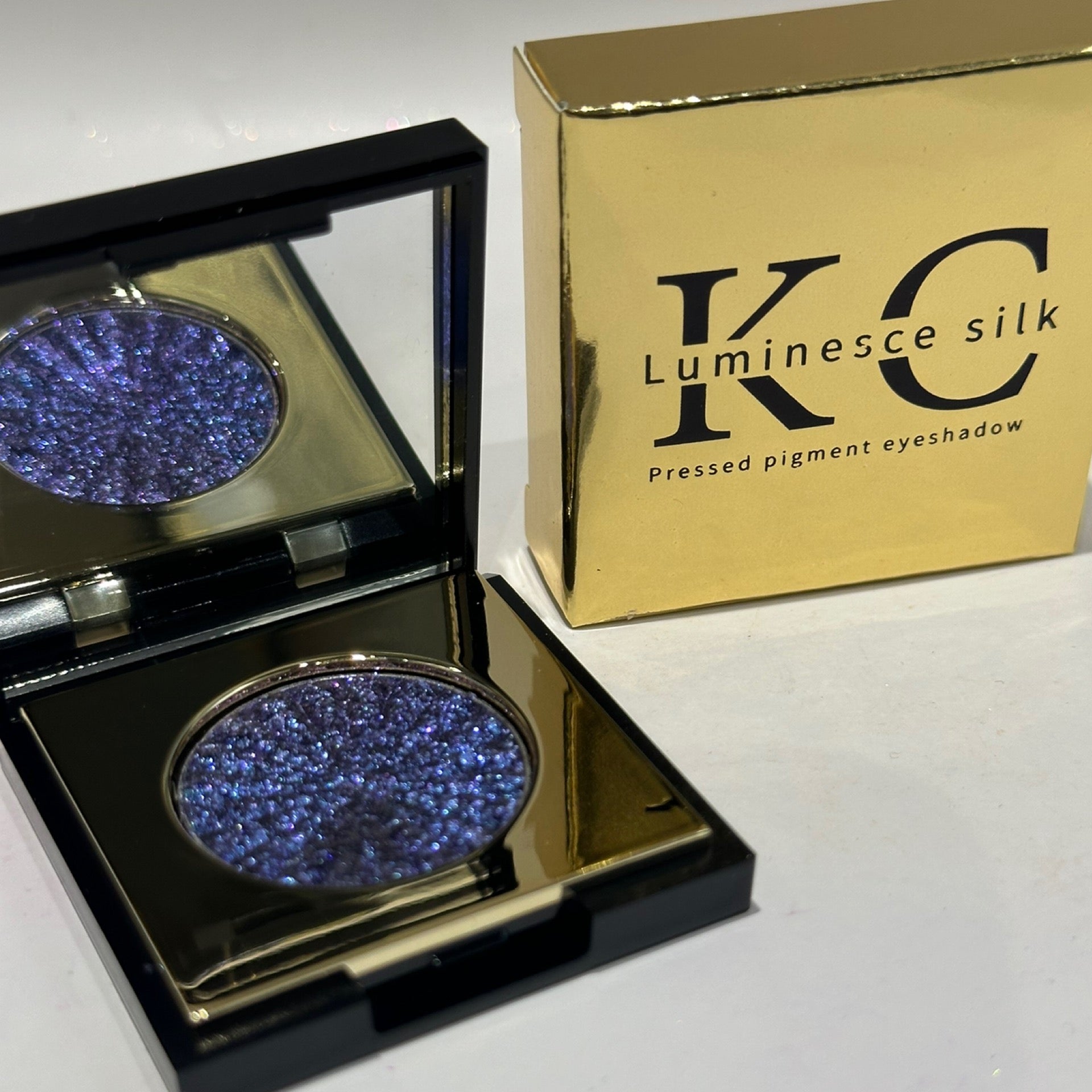 Luminesce silk pressed pigment eyeshadow - indigo