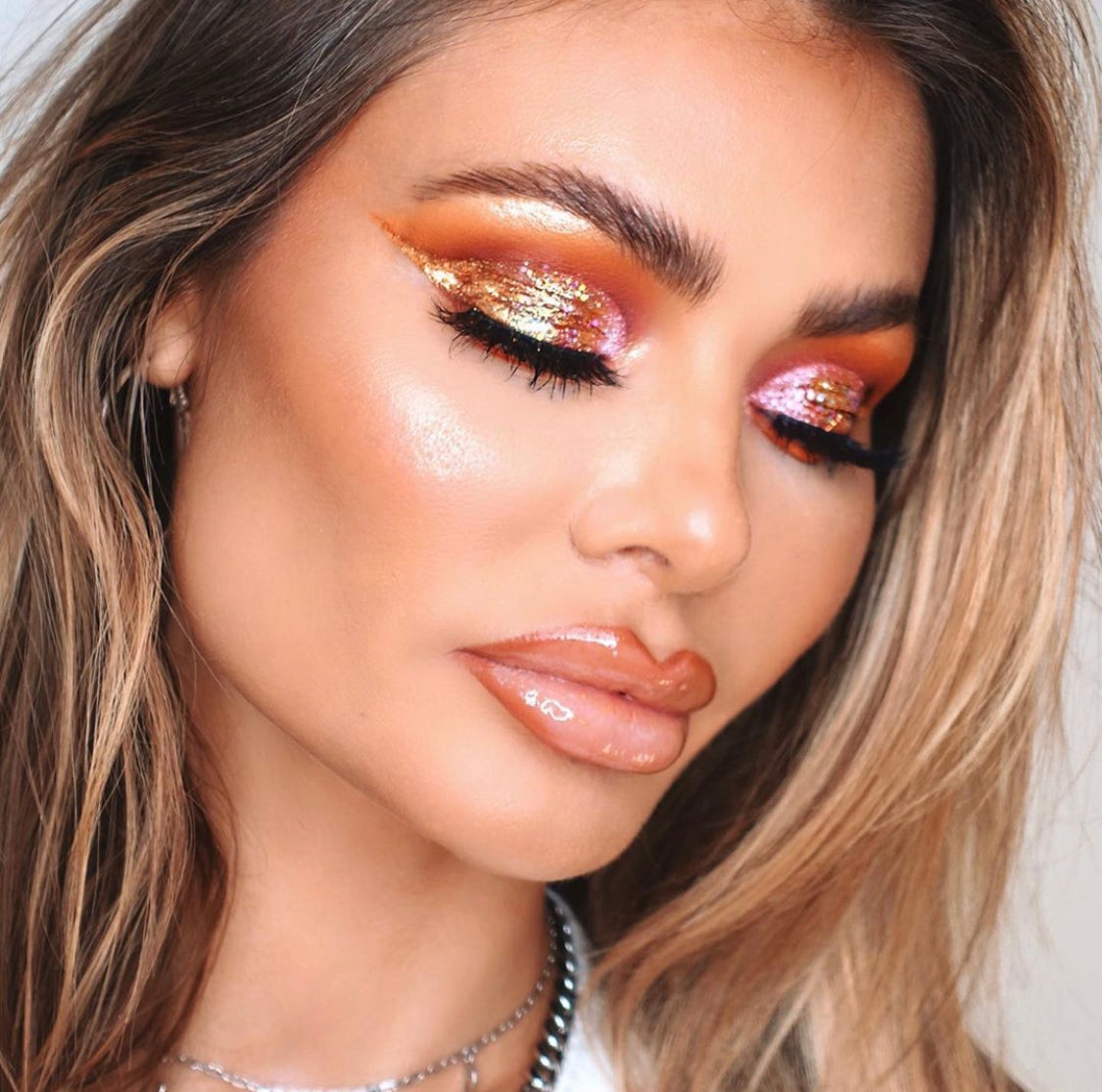 Chloe sims make up tutorial, using our glitter eyeshadow