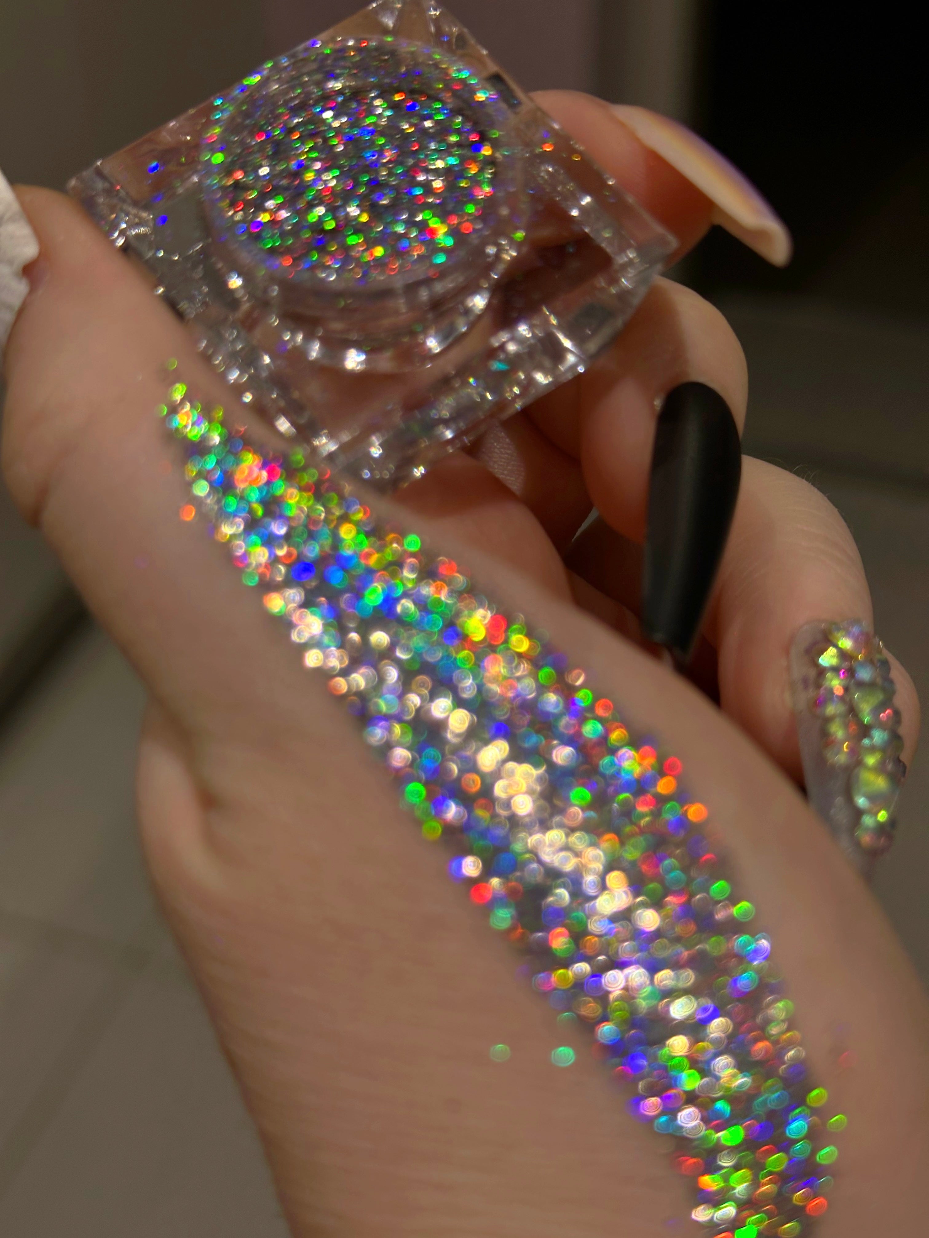 Holographic glitter pigment