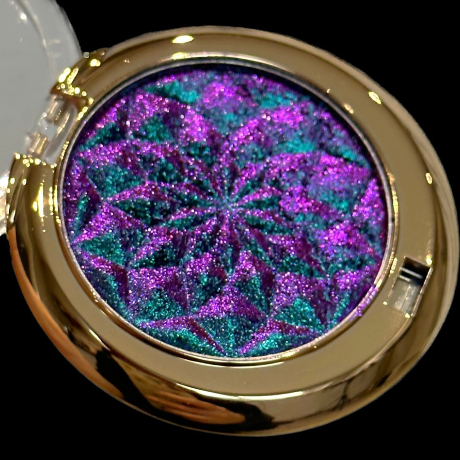 Purple green Multichrome Eyeshadow