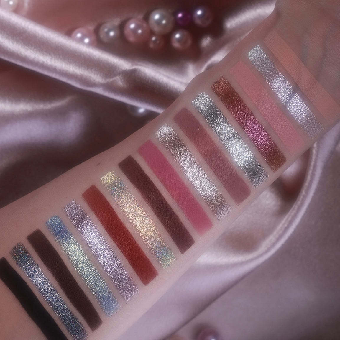 Neutral glitter eyeshadow palette swatches