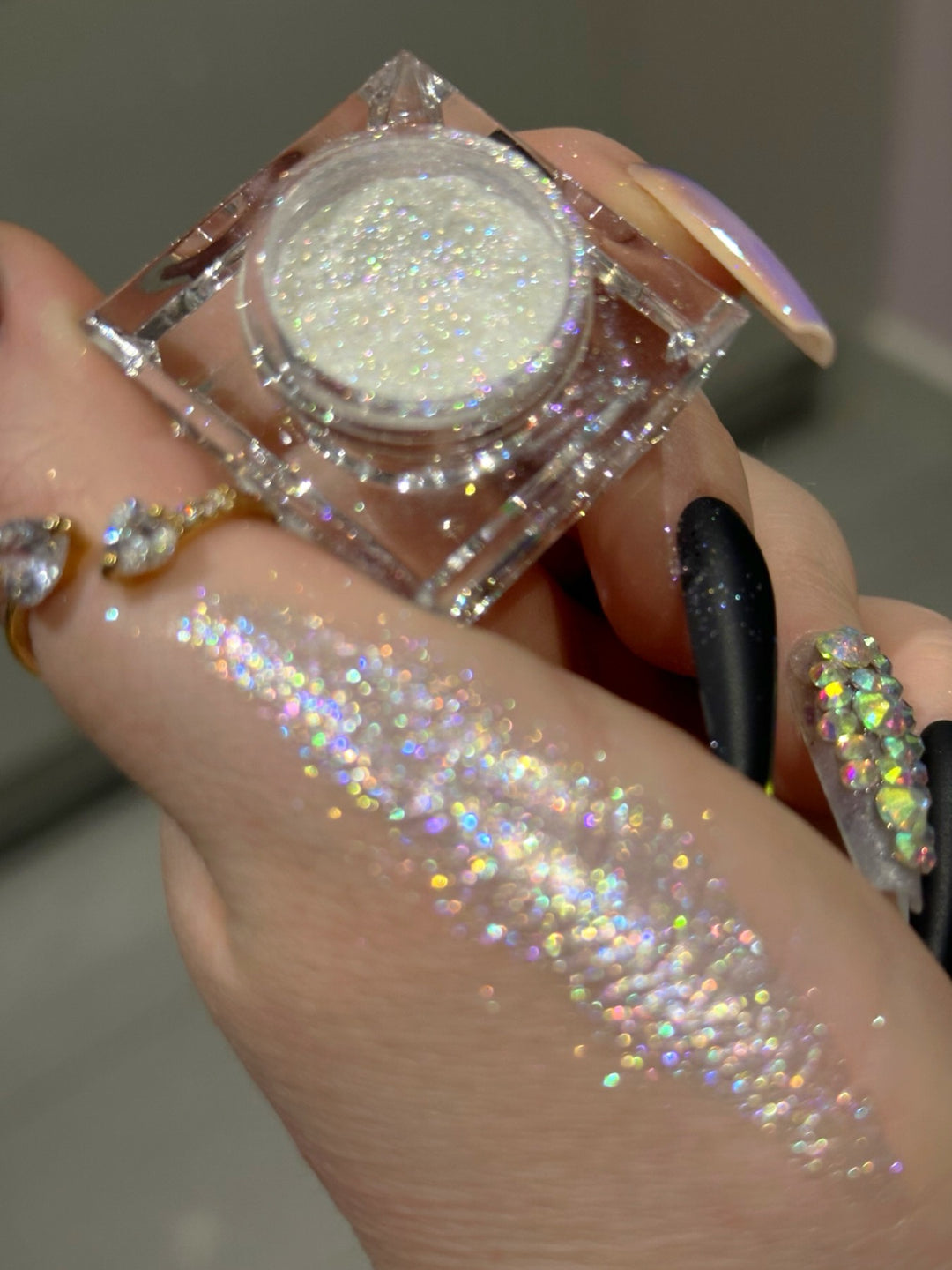 Loose glitter pigment - Diamond ( Signature) – Kaima Cosmetics